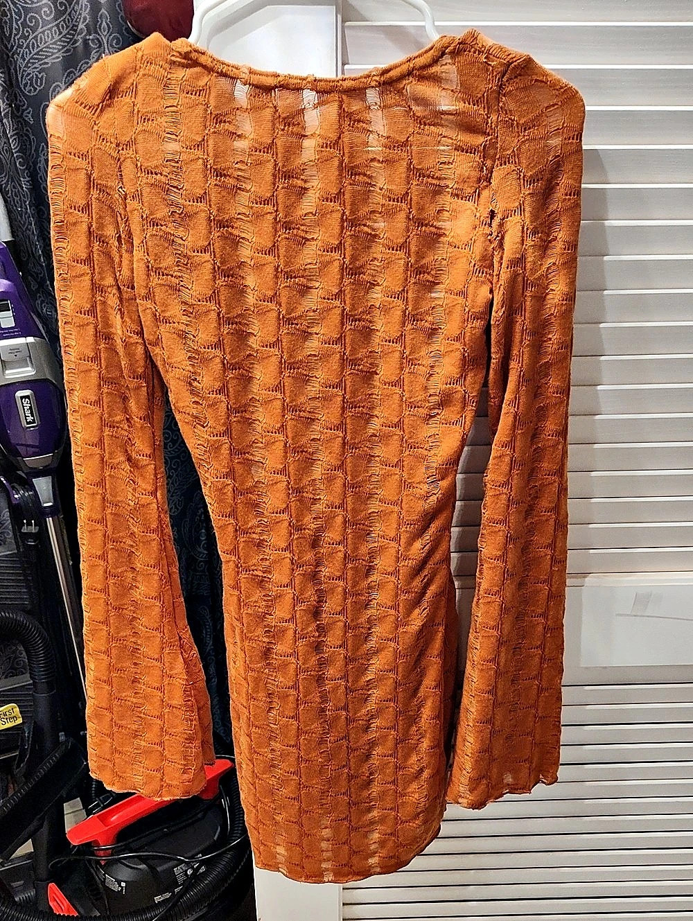 PrettyLittleThing Long Sleeve Textured Top in Orange Size Small NWT Open Back.